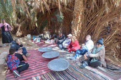 Almoço preparado pelos Beduinos no Oasis em Bahraya